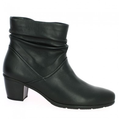 Gabor large size black leather pleated ankle boot, profile view