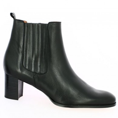 black leather heel boots with elastic side, large size, profile view