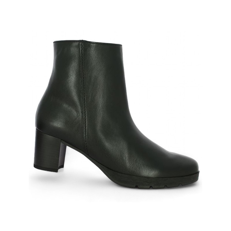 Gabor 52.071.57 tall heel boot, profile view