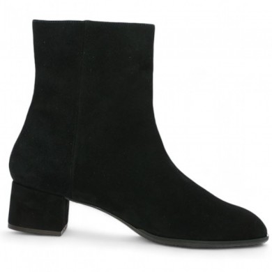 elegant black velvet boots 42, 43, 44, 45 Shoesissime, profile view