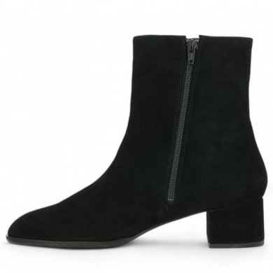 Shoesissime women's chic small black velvet heel boots, inside view