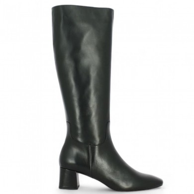 black leather boot large size woman small heel, side view