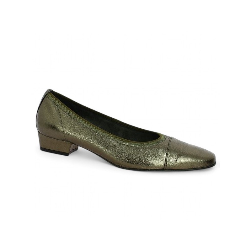 women's 42, 43, 44, 45 green bronze Shoesissime small heel pump, profile view